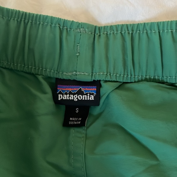 Patagonia women’s “barely baggies” shorts - Picture 4 of 4